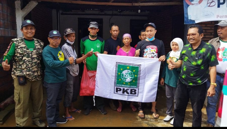Dewan Perwakilan Cabang Partai PKB Kabupaten Trenggalek Gelontorkan Bantuan Sosial