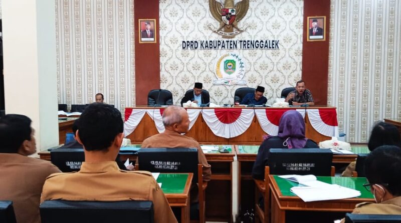 DPRD Trenggalek Tuntaskan Pembahasan LKPj Bupati TA 2022, Soroti Silpa Tertinggi