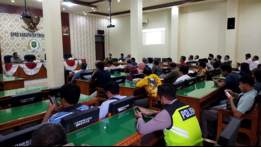 Komisi II DPRD Trenggalek Gelar Rapat Terkait Polemik Armada Pertambangan