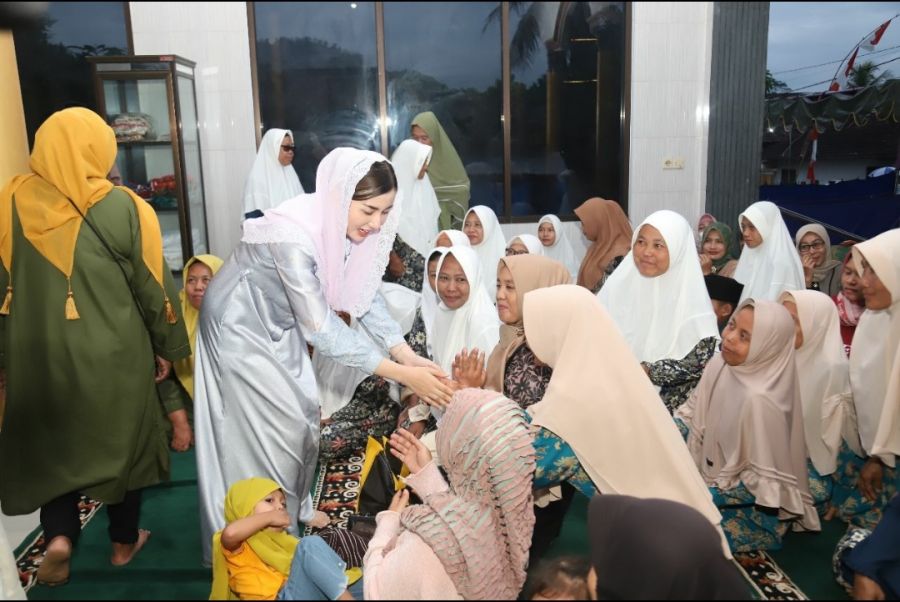 Novita Hardini Berbagi Kreasi Menu Simpel Atasi Stunting Dalam Safari Ramadan di Desa Ngepeh