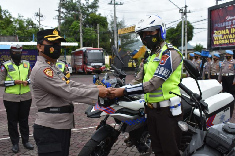 Polres Trenggalek Terima Fasilitas 11 Ranmor dari polda Jatim