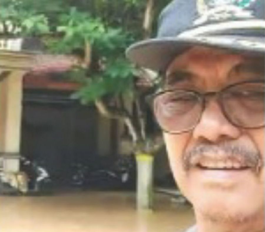 Prof. DR. Noer Soetjipto: Bantuan Sosial Tetap Berjalan Walau Kami Terjebak Banjir
