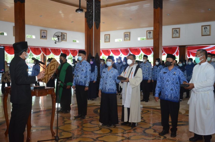 Wakil Bupati Trenggalek Lantik 815 CPNS Menjadi PNS